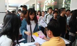 Mệt mỏi hành trình nộp, rút hồ sơ xét tuyển đại học
