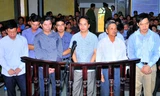 Các bị cáo tại phiên tòa. Ảnh: Cẩm Kỳ.