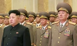 Lãnh đạo Triều Tiên Kim Jong-un (trái) và Bộ trưởng Quốc phòng Hyon Yong-chol tại một sự kiện hôm 16/2 ở Bình Nhưỡng. Ảnh: CFP.