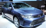 Nhìn gần Toyota Camry 2015 màu xanh ghi vừa trình làng