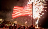 Nước Mỹ sáng rực pháo hoa trong đêm Quốc khánh