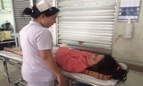 Nạn nhân đang được chăm sóc tại BV Chợ Rẫy. Ảnh: Thanh Huyền/ VietNamNet