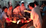 Nạn nhân được cấp cứu tại Bệnh viên Đa khoa huyện Kỳ Anh.