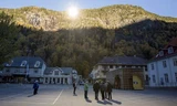 Rjukan là một thành phố công nghiệp nhỏ trong vùng Telemark, Na Uy. Nó nằm ở đáy một thung lũng sâu dưới dãy núi Gaustatoppen hùng vĩ.