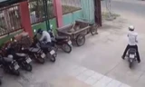 Tên trộm loay hoay 3 lần bẻ khóa xe máy bất thành