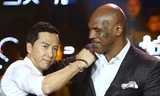 Chân Tử Đan và Mike Tyson.