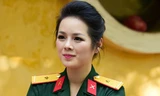 MC xinh đẹp trong màu áo lính