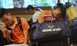 Cầu thủ U23 Việt Nam khá mệt mỏi khi không ngủ đủ giấc. Gần 12h đêm qua, toàn đội mới trở về khách sạn nghỉ ngơi, sau khi nhận HCĐ ở sân vận động Sports Hub.