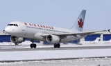 Máy bay của hãng Air Canada bị trượt khỏi đường băng. Ảnh minh họa.