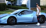 Justin Bieber là ca sĩ có tình cảm đặc biệt với thương hiệu Ferrari. Ảnh: Gtspirit.