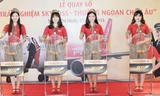 Vietjet mời 10 hành khách đi Pháp nhận tàu bay
