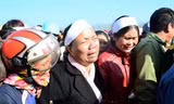 Người nhà khóc ngất trong ngày tiễn đưa 2 nạn nhân.