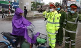 Hàng chục trường hợp bị xử phạt ngày đầu thực hiện lệnh 'hạn chế ra đường'