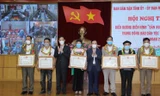 Biểu dương điển hình sản xuất giỏi, công tác xã hội tốt trong đồng bào dân tộc thiểu số 
