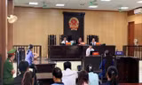 Cựu giám đốc trung tâm y tế lĩnh án vì tự tổ chức xét nghiệm trong đại dịch để tư lợi