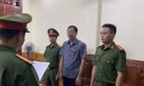 Bắt Hiệu trưởng và hai kế toán Trường Cao đẳng Công nghiệp Thanh Hóa