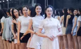 Thí sinh để mặt mộc tập luyện cho chung khảo Hoa hậu Việt Nam 