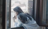 Phải mất bao lâu để em có thể trở thành một cái cây vững vàng trong giông bão?