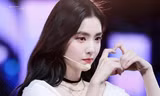 Irene Red Velvet nhâm nhi ẩm thực Việt, bất ngờ vì một món "siêu to khổng lồ"