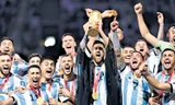Argentina tức tốc khoe cúp vàng trước khi trả lại cho FIFA