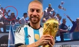 Tuyển thủ Argentina 'tấu hài' khi diễu hành mừng chức vô địch