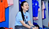 Madam Pang bị chỉ trích vì lạm quyền, qua mặt LĐBĐ Thái Lan sa thải Mano Polking