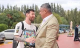 Nhân viên mất việc vì dám làm phiền Messi