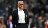 Jose Mourinho chính thức trắng tay, phát biểu đầy cay cú khi bị đối thủ chọc tức
