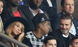 Vợ chồng Beyonce đi xem bóng đá cùng Beckham