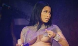 Nicki Minaj tiếp tục khoe vòng một 'nhức mắt'