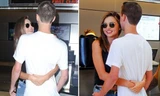 Miranda Kerr công khai ôm bạn trai tỷ phú giữa sân bay