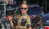 Jennifer Lopez đẹp lộng lẫy sau khi chia tay bồ trẻ