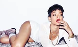 Rihanna 'nổi loạn' với những bức ảnh bán nude