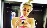 'Gái hư' Miley Cyrus tung ảnh ngực trần lên mạng