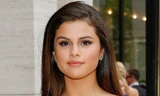 Selena Gomez vẫn rạng rỡ sau khi chia tay bạn trai