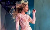 Beyonce khoe đường cong nóng bỏng trên sân khấu