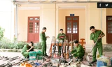 Cảnh sát thu hồi hàng nghìn khẩu súng các loại.