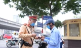 Đội cảnh sát giao thông số 7-phòng CSGT Hà Nội kiểm tra xử lý vi phạm về trật tự an toàn giao thông ảnh: Như Ý