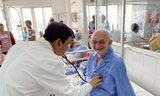 Bác sĩ Việt Nam cứu sống cụ ông người Bỉ nhồi máu cơ tim nguy kịch
