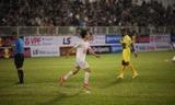 Văn Toàn ghi bàn thắng ấn định tỉ số 2-1 cho HAGL