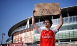 Người hâm mộ Arsenal phản đối đội bóng "con cưng" gia nhập European Super League.