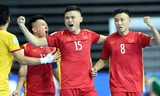 Đình Hùng (15) ghi bàn thắng duy nhất cho ĐT Futsal Việt Nam.
