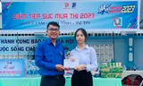 Nữ sinh mất cả mẹ lẫn em trong dịch COVID-19 nhận học bổng 'Tiếp sức mùa thi'