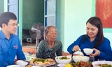 ‘Bữa cơm gia đình - Ấm tình lòng Mẹ’ của tuổi trẻ Quảng Trị
