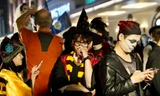 Giới trẻ biến hóa 'kinh dị' trong đêm Halloween