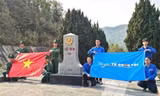 Lễ Chào cờ 'Tôi yêu Tổ quốc tôi' và Xuất quân Chương trình Khám bệnh, cấp phát thuốc, tặng quà tại Lào 