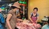 Thịt heo liên tục tăng giá, tiểu thương ngóng khách