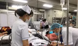 "Xuyên Tết" cứu người tại khoa Cấp cứu Bệnh viện Chợ Rẫy đêm mùng 2 Tết