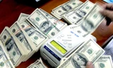 Đồng USD tiếp tục tăng giá bán ở các ngân hàng thương mại