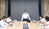 Ông Nguyễn Hữu Tuấn – Phó Bí thư Thường trực Đảng ủy Tập đoàn Điện lực Việt Nam phát biểu tại cuộc họp. 